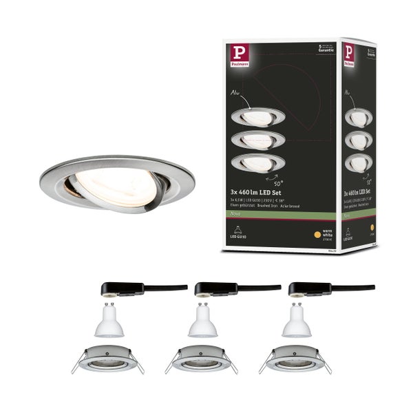 LED-Einbauleuchten Nova in einer hellen Küche mit warmweißem Licht und schwenkbaren Spots für optimale Ausleuchtung.