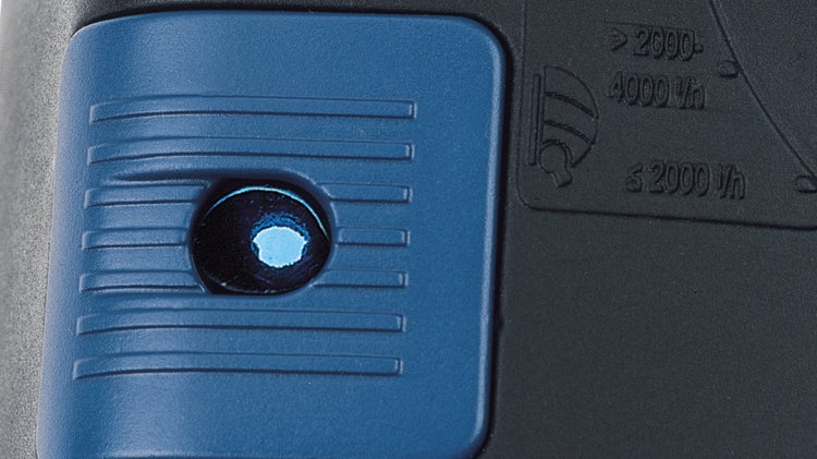 Detailansicht eines Pumpengehäuses mit Durchflussanzeigen für über 2000 bis 4000 Liter pro Stunde und bis zu 2000 Liter pro Stunde.