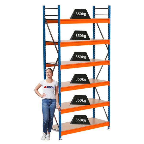 Blaues und orangefarbenes Schwerlastregal mit sechs Regalböden und einer maximalen Belastbarkeit von 850 Kilogramm pro Regalboden.