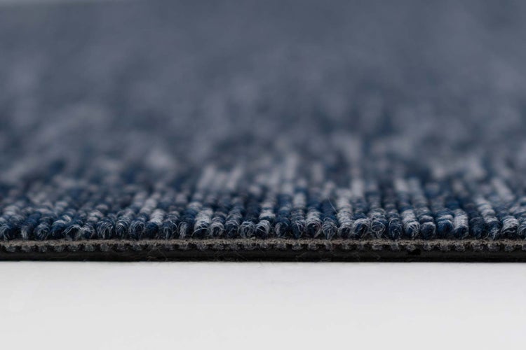 Teppichfliesen 50 x 50 cm blau Selbstliegende Teppichfliesen in Schlingen Qualität ideal für Schlafzimmer und Flur