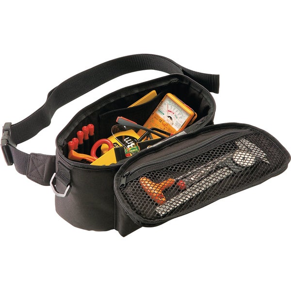 Schwarze Werkzeug-Gürteltasche mit verstellbarem Gurt, einem Hauptfach inklusive Multimeter und Handwerkzeug sowie einer Netztasche.