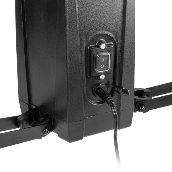 Detailansicht eines Schalters und eines Kabels an einem Gerät