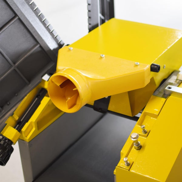 Detailansicht einer Hobelmaschine mit Absaugvorrichtung