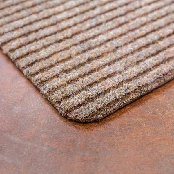 Fußmatte mit Rillenstruktur aus Textilfasern