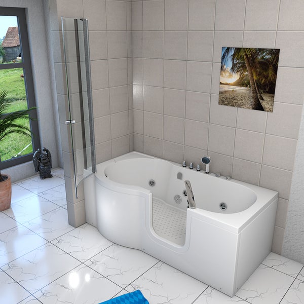 Innenansicht einer weißen Sitzbadewanne mit niedriger Einstiegstür, mehreren Massagedüsen und rutschfester Bodenfläche.