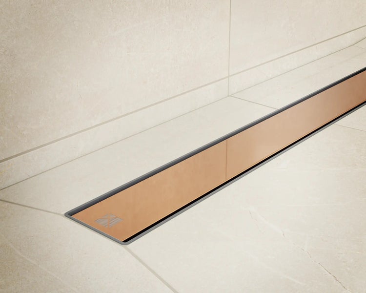 Bodenebene Dusche mit Duschrinne aus Edelstahl