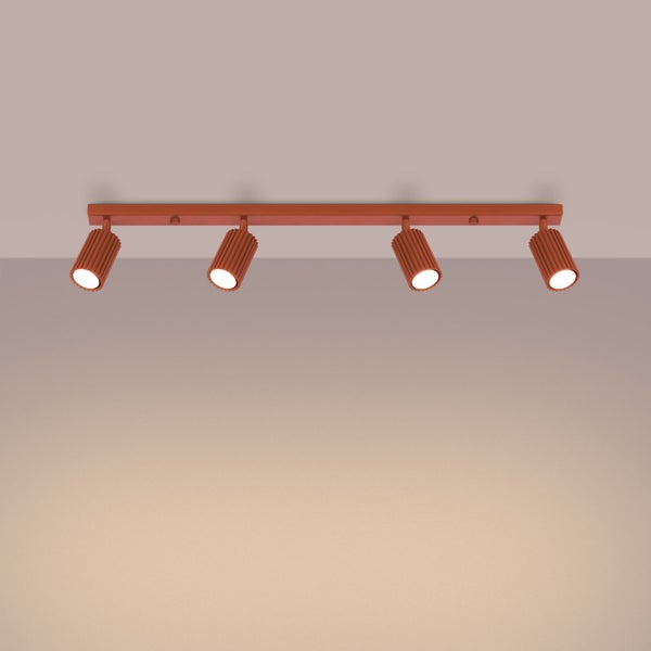 Deckenleuchte mit vier Strahlern