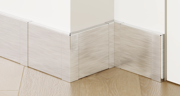 Sockelleisten aus Holzwerkstoff mit Aluminiumprofil in einem Raum