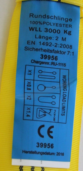 Rundschlinge aus Polyester mit Tragfähigkeit von 3000 Kilogramm und 2 Meter Nutzlänge sowie Belastungstabelle auf dem Produktetikett