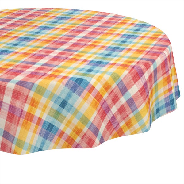 Runde Tischdecke mit Karomuster aus Textil.