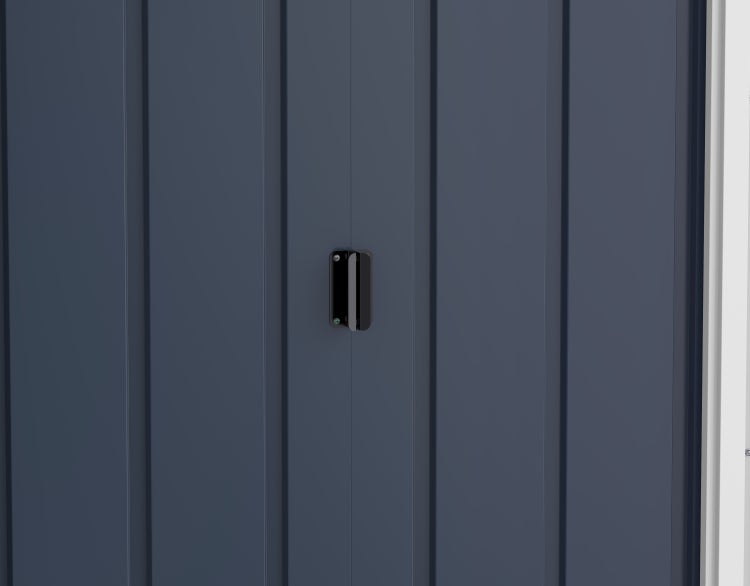 Detailansicht einer Gartentür mit Griff