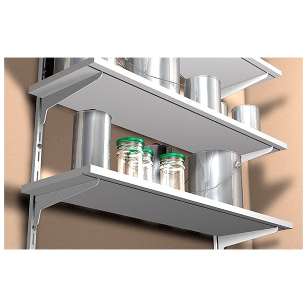 Regalsystem mit Behältern und Gläsern