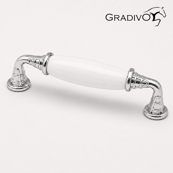 Gradivo Möbelgriff aus verchromtem Metall und weißem Porzellan mit strukturiertem Muster. Gradivo Logo.