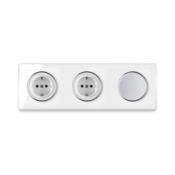 Dreifachrahmen mit zwei Steckdosen und einem Drehdimmer für die Unterputzmontage