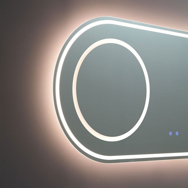 Detailansicht eines LED-Badspiegels mit abgerundeten Ecken, kreisförmigem Lichtfeld und Touch-Sensor-Schaltern.