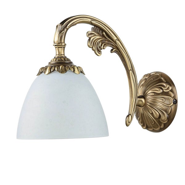 Wandleuchte mit Lampenschirm und goldfarbenem Gestell