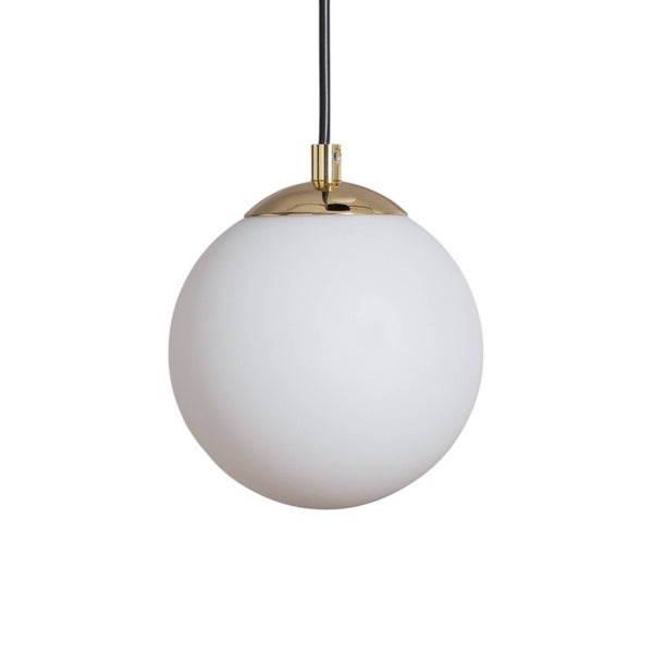 Hängeleuchte mit kugelförmigem Schirm und goldfarbener Aufhängung
