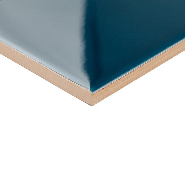 Wandfliese mit glänzender Oberfläche in rechteckiger Form mit sichtbarem Fliesenrand