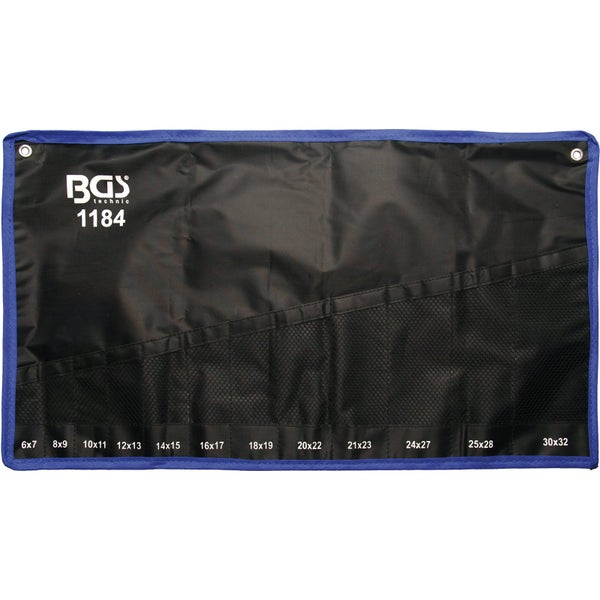 Elektrischer Kamin in weißem Gehäuse auf einem Tisch im Wohnzimmer