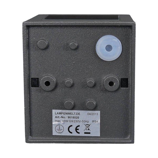 Rückseite einer Außenwandleuchte aus Metall mit Montagebohrungen, Kabeleinführung und Typenschild mit Schutzart IP54 und CE Kennzeichnung.