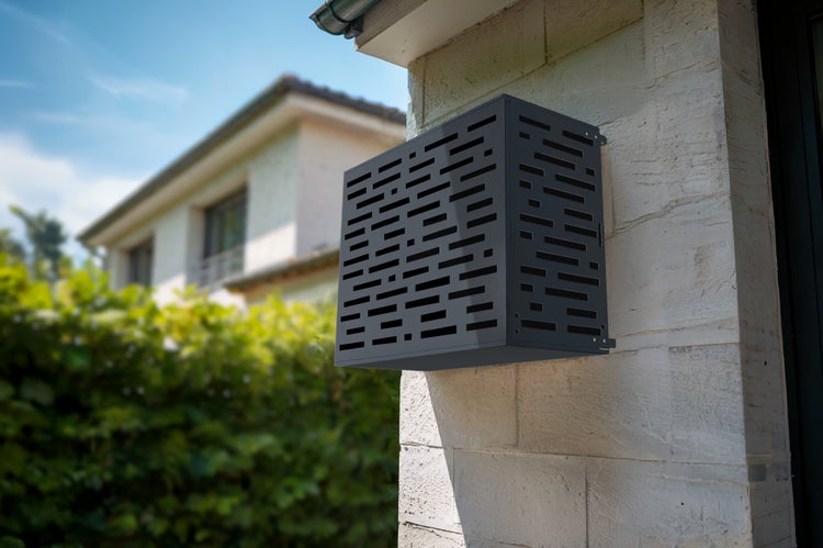 Wandgehäuse mit horizontalen Schlitzen zur Abdeckung eines Geräts im Außenbereich