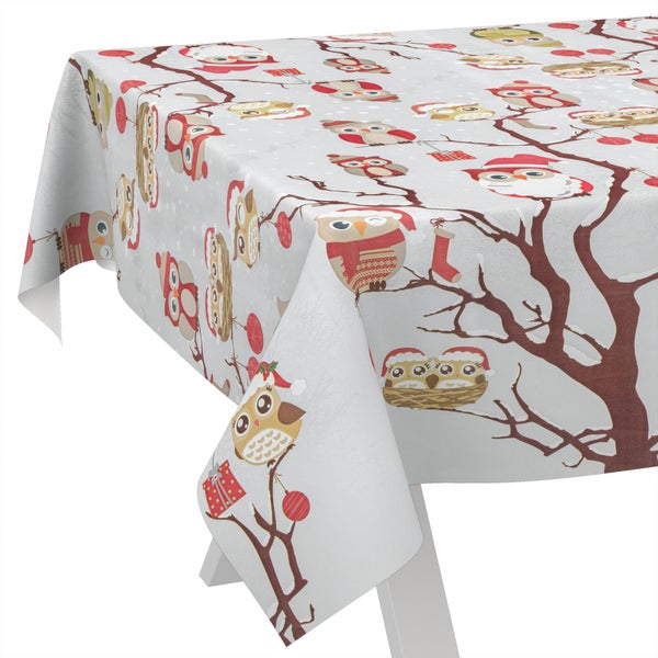Tischdecke mit winterlichem Eulenmotiv, Weihnachtsmützen und Schals auf verschneiten Zweigen.