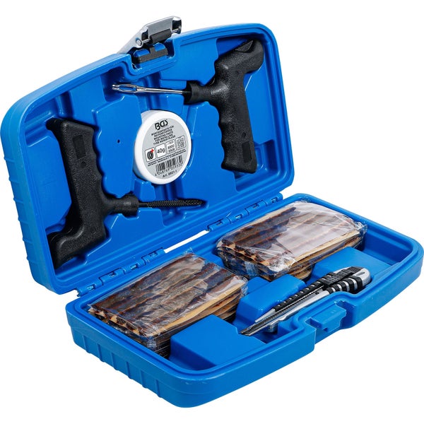 Reifenreparaturset im blauen Koffer mit Reifenreparaturstopfen, Montagewerkzeug, Montagepaste und Cuttermesser