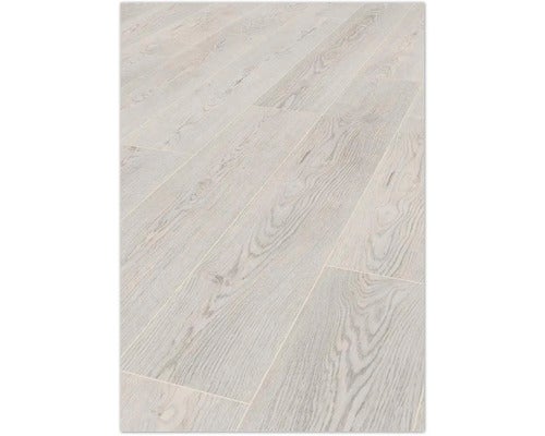 Helles Laminat mit Holzstruktur