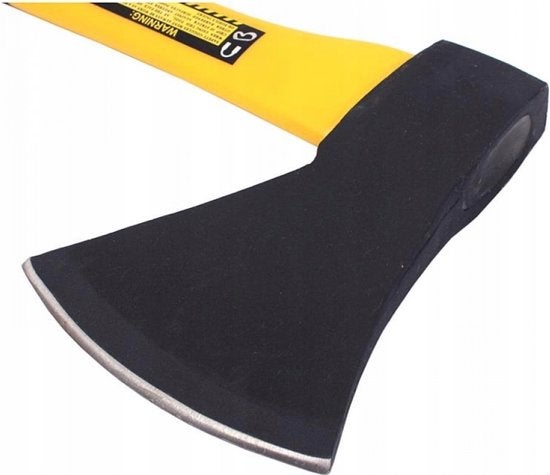 Axt mit Stahlkopf und Kunststoffgriff