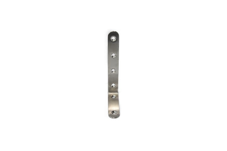 Winkelverbinder aus Metall mit sechs Schraublöchern zur stabilen Befestigung von Bauteilen.