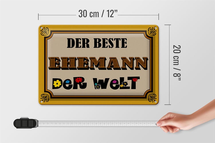 Reinigen einer Oberfläche mit Weicon Oberflächenreiniger Spray zur Vorbereitung von Klebeflächen.