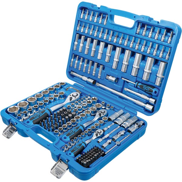 BGS Werkzeugkoffer mit Steckschlüsselsatz und diversen Werkzeugen in einer blauen Kunststoffbox