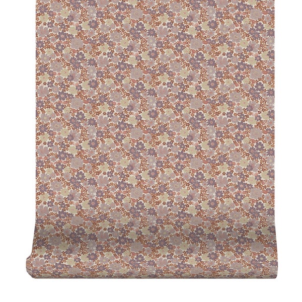 Vliestapete mit dichtem floralem Muster im Vintage-Stil.