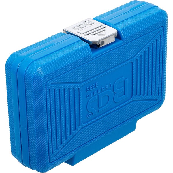 Steckschlüsselsatz in einem blauen Koffer
