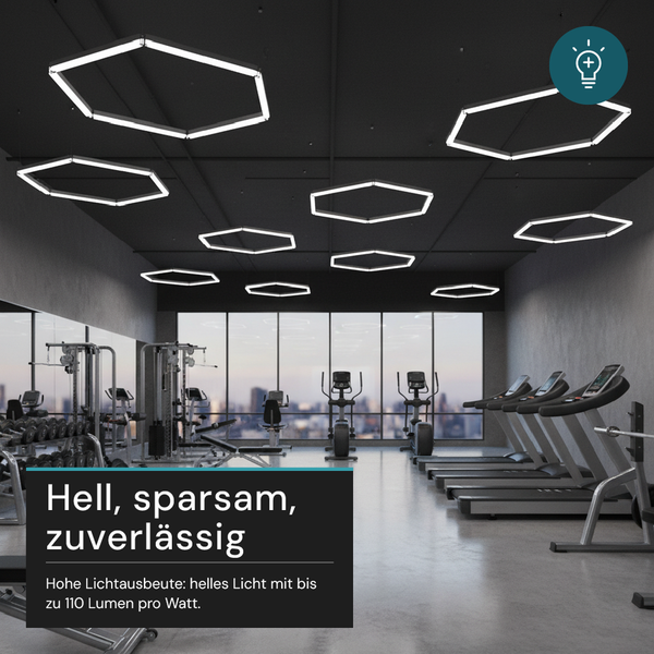 Turnhalle mit sechseckigen LED-Deckenleuchten