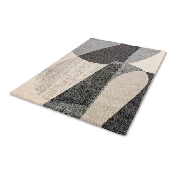 Teppich mit geometrischem Muster aus abstrakten Formen in Grau und Beige, weicher Kurzflor.
