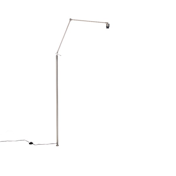 Schlanke Stehleuchte aus Metall mit zweifach verstellbarem Gelenkarm und Netzkabel mit Fußschalter.