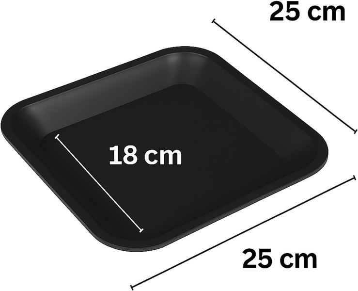 Quadratischer Kunststoff-Untersetzer in Schwarz mit Außenmaßen 25 mal 25 Zentimeter und einem Innenmaß von 18 Zentimeter.