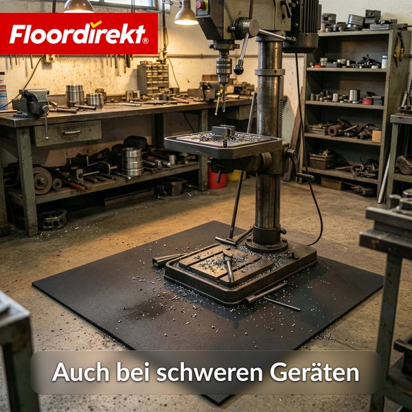 Werkstatt mit Bohrmaschine und Bodenschutzmatte