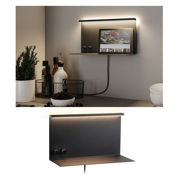 Schwarze Küchenablage aus Metall mit integrierter LED-Beleuchtung und Tablet-Halterung, montiert an einer Wand in einer modernen Küche.