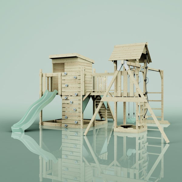 Spielplatzanlage aus Holz mit Rutsche, Schaukel und Kletterwand