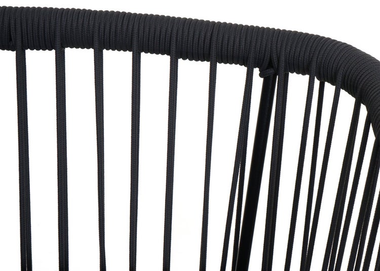 Detailansicht einer Stuhlbespannung mit Seil