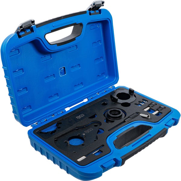 Geöffneter blauer Werkzeugkoffer mit verschiedenen Werkzeugen
