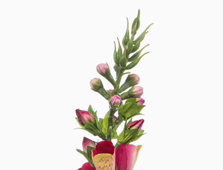 Stiel einer Kunstblume mit grünen Blättern und rosa Blütenknospen.
