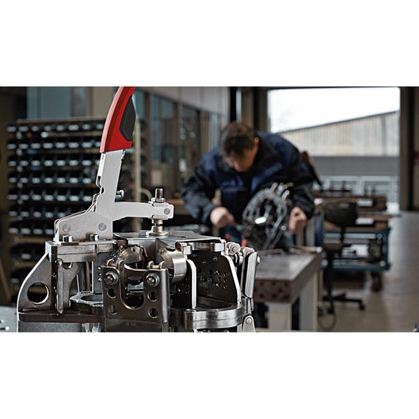 Sortimentskasten mit Bolzen, Muttern und Gewindestiften für verschiedene Automarken