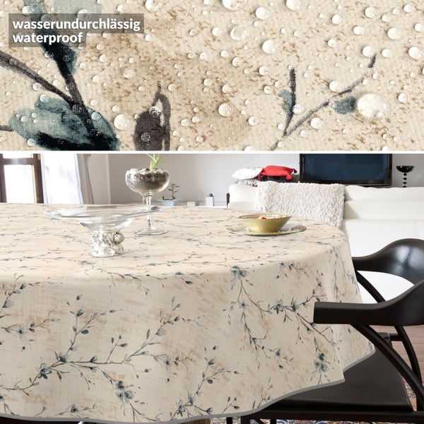 Wasserabweisende Tischdecke mit Blumenmuster auf einem Esstisch