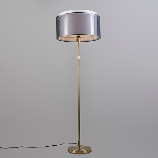 Stehlampe mit Lampenschirm