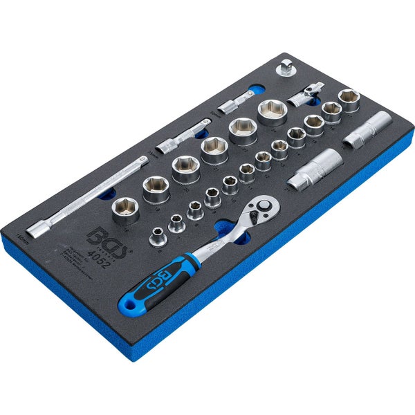Steckschlüsselsatz mit Ratsche in Werkzeugablage