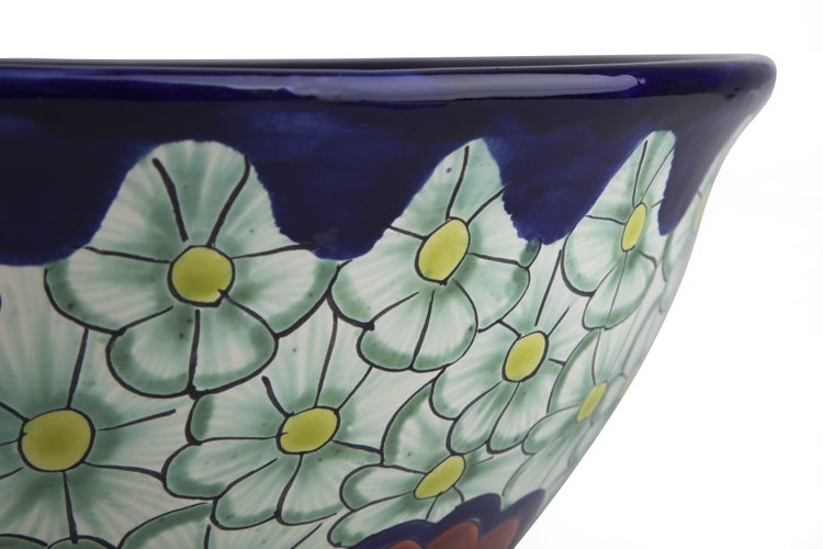 Dekorative Blumenschale aus Keramik