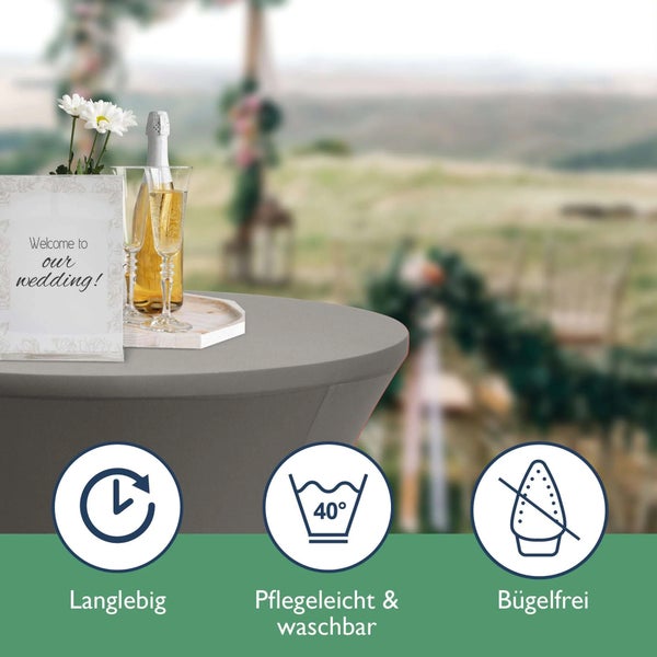 Graue Tischhusse mit Dekoration für eine Hochzeit